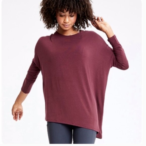 ATHLETA Cloudlight Asymmetrical Hem Long Sleeve - Large - Picture 1 of 6